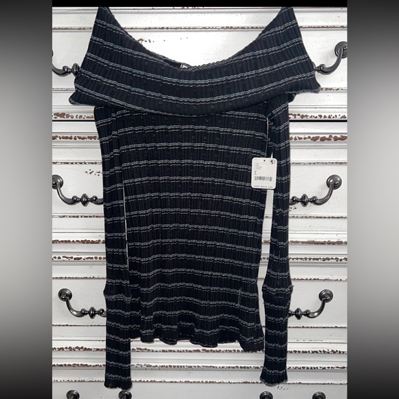 New 🖤💙 free people off the shoulder top size large - Picture 15 of 16